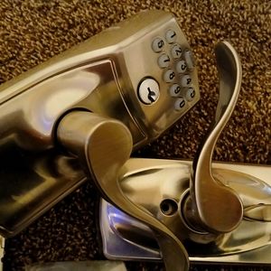 Schlage Camelot Keypad Entry Doorhandle